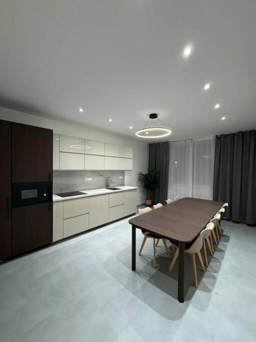 Apartamento New Modern Large In New Town 3bdr Praga